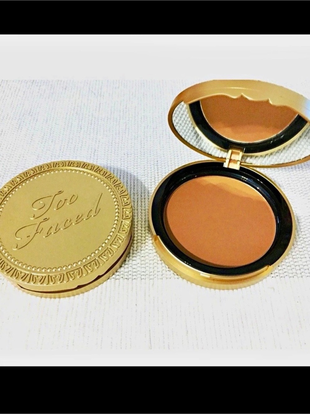 Too Faced Chocolate Soleil Medium/Deep – older 10 g version